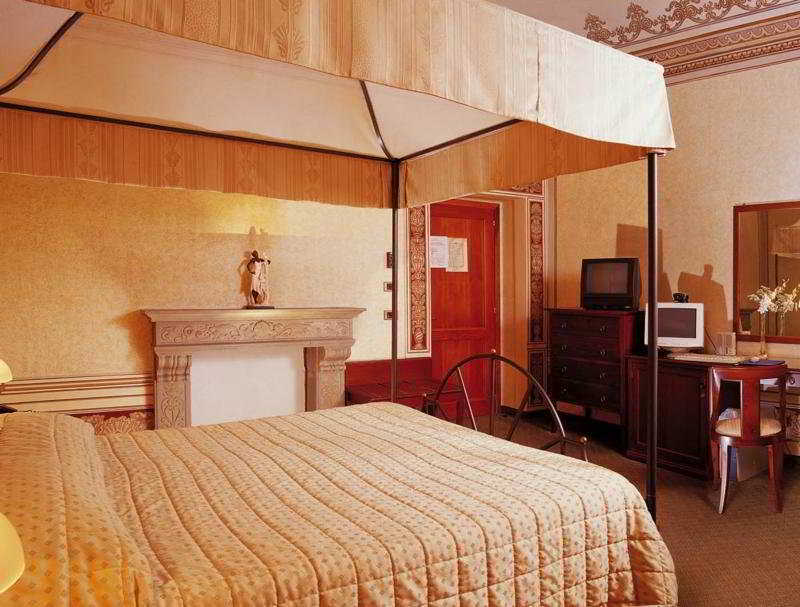 Hotel San Lucchese